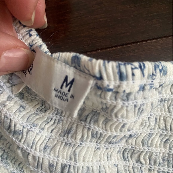 5 tops - Hollister, dynamite etc. - Picture 7 of 16